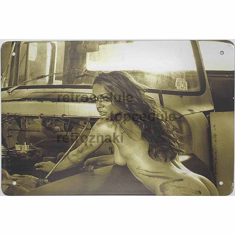 Cedule Sexi žena – automechanik