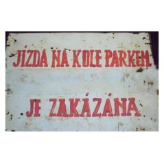 Ceduľa Jízda na kole parkem je zakázaná