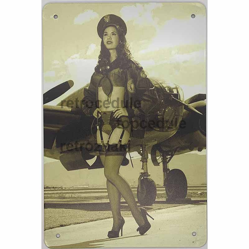 Jel Szexi nő - katona